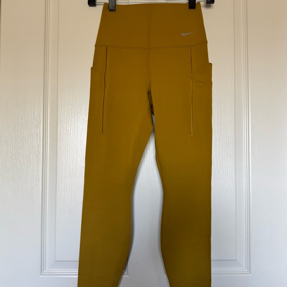 Nike Universa High-Waisted 7/8 Leggings with Pockets